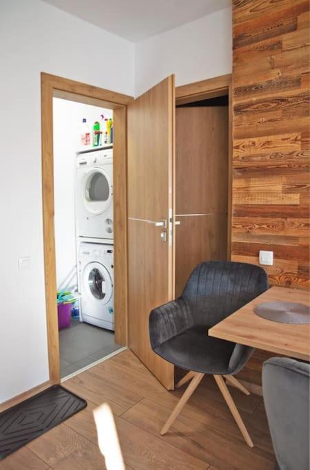 5 Dream Apartment 5 Cu Parcare Privata 拉迪亚 外观 照片